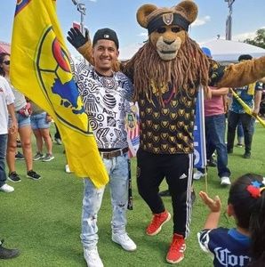 Meet your Posher, Claudio